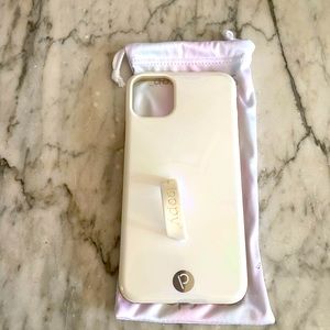 Pearl leopard loopy case